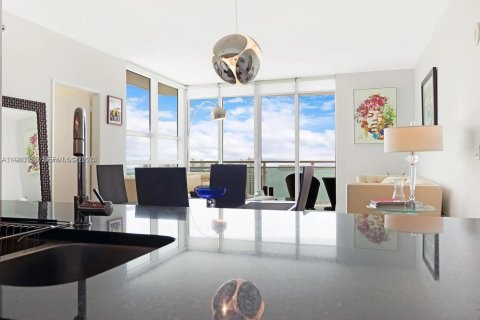 Copropriété à louer à Miami, Floride: 2 chambres, 118.73 m2 № 2048452 - photo 15