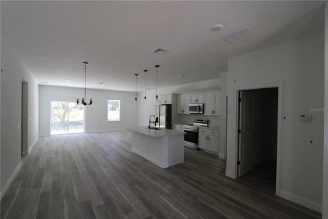 Casa en venta en Citrus Springs, Florida, 4 dormitorios, 170.29 m2 № 1854214 - foto 7