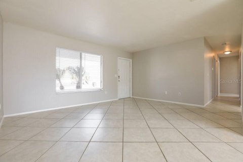 House in North Port, Florida 3 bedrooms, 109.25 sq.m. № 1885912 - photo 5