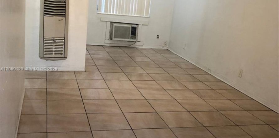 Appartement à Hollywood, Floride 1 chambre, 515.14 m2 № 2169315