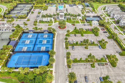 House in Boca Raton, Florida 5 bedrooms, 416.57 sq.m. № 1952596 - photo 23