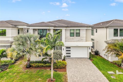 House in Boca Raton, Florida 5 bedrooms, 416.57 sq.m. № 1952596 - photo 21