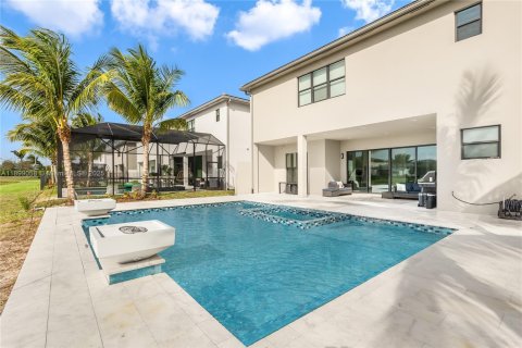 House in Boca Raton, Florida 5 bedrooms, 416.57 sq.m. № 1952596 - photo 30