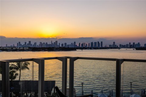 Condo in Miami Beach, Florida, 1 bedroom  № 2052338 - photo 27