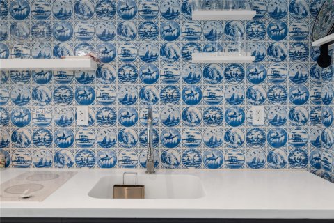 Condo in Miami Beach, Florida, 1 bedroom  № 2052338 - photo 26