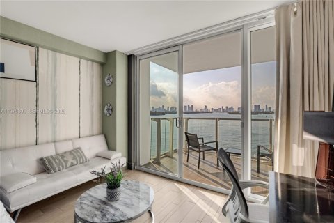 Condo in Miami Beach, Florida, 1 bedroom  № 2052338 - photo 14