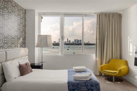 Condo in Miami Beach, Florida, 1 bedroom  № 2052338 - photo 19