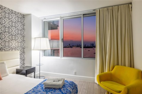 Condo in Miami Beach, Florida, 1 bedroom  № 2052338 - photo 20