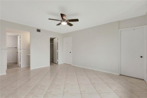Condo in Plantation, Florida, 2 bedrooms  № 1951146 - photo 15