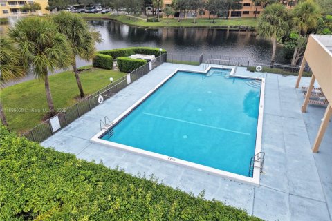 Condo in Plantation, Florida, 2 bedrooms  № 1951146 - photo 19