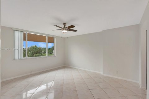 Condo in Plantation, Florida, 2 bedrooms  № 1951146 - photo 14