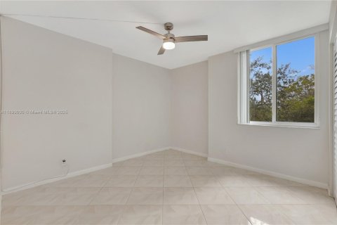 Condo in Plantation, Florida, 2 bedrooms  № 1951146 - photo 12