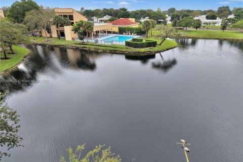 Condo in Plantation, Florida, 2 bedrooms  № 1951146 - photo 21