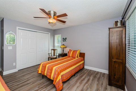 House in Temple Terrace, Florida 4 bedrooms, 252.42 sq.m. № 1718748 - photo 29
