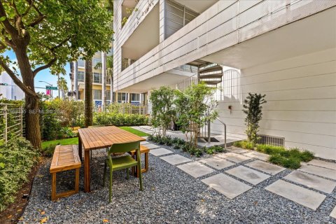 Copropriété à vendre à Miami Beach, Floride: 2 chambres, 94.2 m2 № 2024224 - photo 3