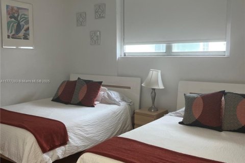 Condo in Hollywood, Florida, 1 bedroom  № 1862470 - photo 7