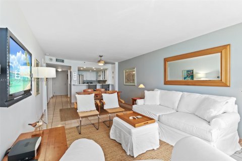 Condominio en venta en Miami Beach, Florida, 1 dormitorio, 79.99 m2 № 1707939 - foto 4