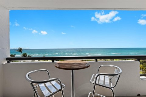Condominio en venta en Miami Beach, Florida, 1 dormitorio, 79.99 m2 № 1707939 - foto 19