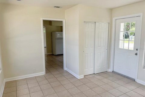 House in Saint Petersburg, Florida 3 bedrooms, 137.59 sq.m. № 1879196 - photo 9