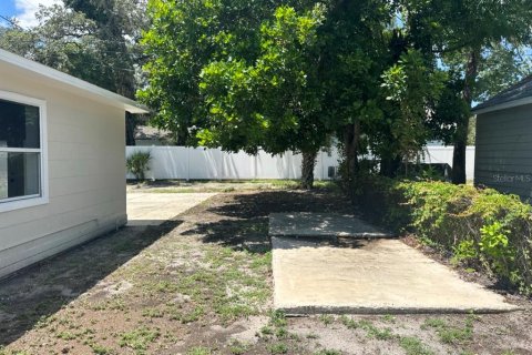 House in Saint Petersburg, Florida 3 bedrooms, 137.59 sq.m. № 1879196 - photo 12