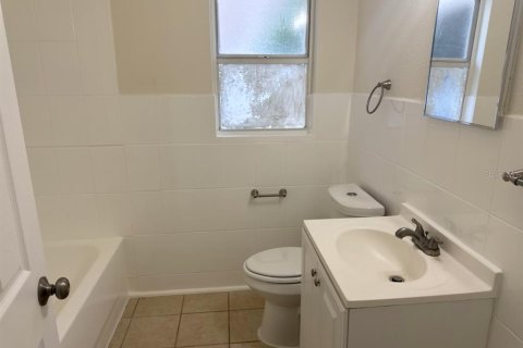 House in Saint Petersburg, Florida 3 bedrooms, 137.59 sq.m. № 1879196 - photo 4