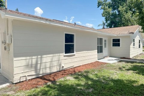 House in Saint Petersburg, Florida 3 bedrooms, 137.59 sq.m. № 1879196 - photo 14