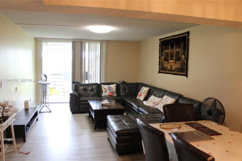 Condo in Boca Raton, Florida, 2 bedrooms  № 2003592