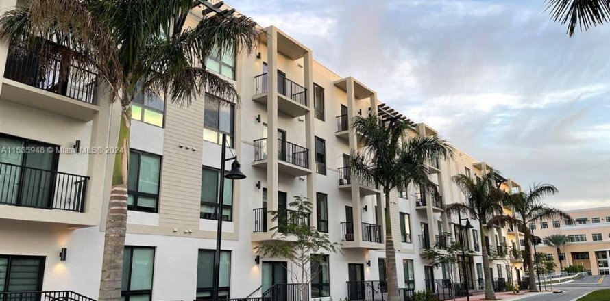 Condo in Doral, Florida, 1 bedroom in URBANA  № 1874497