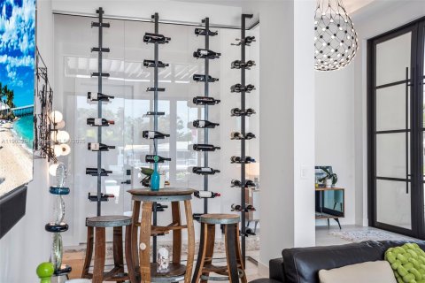 House in Lighthouse Point, Florida 3 bedrooms, 290.04 sq.m. № 2015238 - photo 17