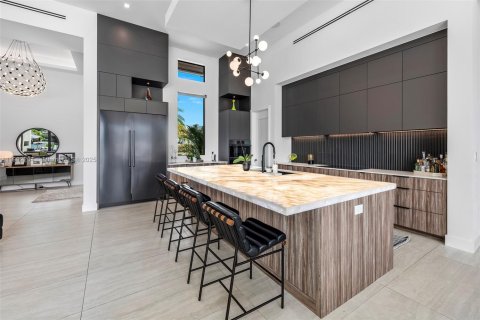 House in Lighthouse Point, Florida 3 bedrooms, 290.04 sq.m. № 2015238 - photo 13