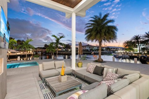 House in Lighthouse Point, Florida 3 bedrooms, 290.04 sq.m. № 2015238 - photo 8