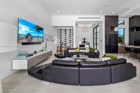 House in Lighthouse Point, Florida 3 bedrooms, 290.04 sq.m. № 2015238 - photo 16