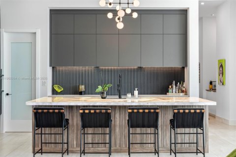 House in Lighthouse Point, Florida 3 bedrooms, 290.04 sq.m. № 2015238 - photo 12