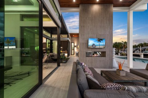 House in Lighthouse Point, Florida 3 bedrooms, 290.04 sq.m. № 2015238 - photo 21