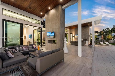 House in Lighthouse Point, Florida 3 bedrooms, 290.04 sq.m. № 2015238 - photo 25