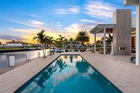 House in Lighthouse Point, Florida 3 bedrooms, 290.04 sq.m. № 2015238 - photo 7