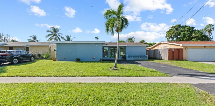 Дом в Санрайз, Флорида 3 спальни, 142.7м2 № 1989437