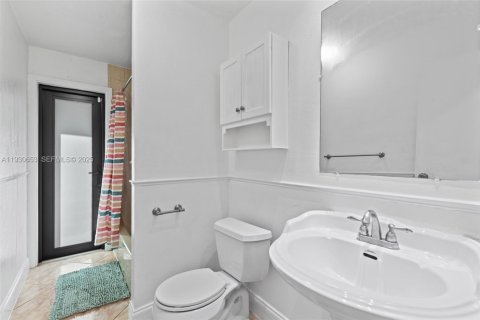 Снять в аренду виллу или дом в Санрайз, Флорида 3 спальни, 142.7м2, № 1989437 - фото 22