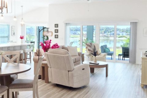 Casa en venta en The Villages, Florida, 3 dormitorios, 178.93 m2 № 2291043 - foto 11