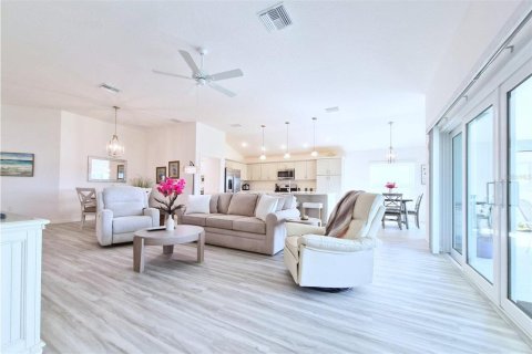Casa en venta en The Villages, Florida, 3 dormitorios, 178.93 m2 № 2291043 - foto 21