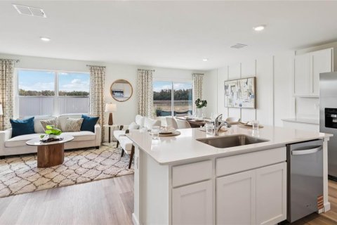 House in Alachua, Florida 4 bedrooms, 134.62 sq.m. № 2109825 - photo 3