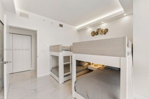 Condo in North Miami Beach, Florida, 3 bedrooms  № 2428208 - photo 20