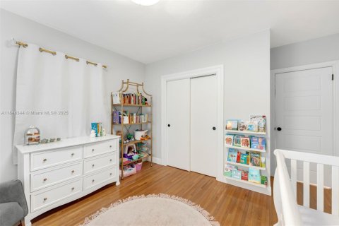 House in Coral Gables, Florida 3 bedrooms, 162.67 sq.m. № 1850404 - photo 23