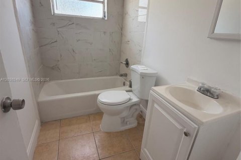 Villa ou maison à louer à Miami, Floride: 1 chambre, 55.74 m2 № 2086582 - photo 4