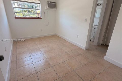 Villa ou maison à louer à Miami, Floride: 1 chambre, 55.74 m2 № 2086582 - photo 5