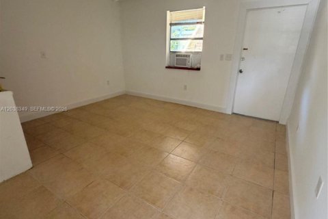 Villa ou maison à louer à Miami, Floride: 1 chambre, 55.74 m2 № 2086582 - photo 6