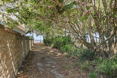 Villa ou maison à vendre à Weirsdale, Floride: 3 chambres, 236.99 m2 № 2225882 - photo 4
