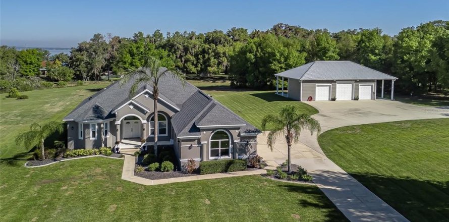 Villa ou maison à Weirsdale, Floride 3 chambres, 236.99 m2 № 2225882