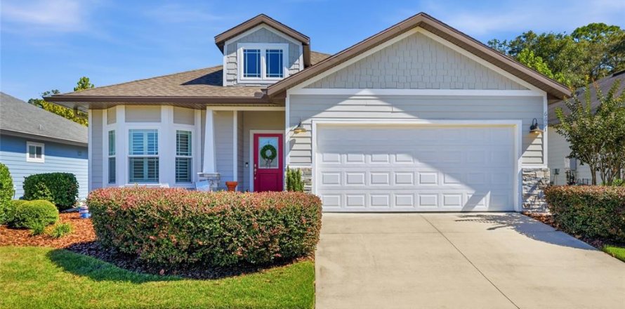 House in Gainesville, Florida 3 bedrooms, 161.09 sq.m. № 2425859