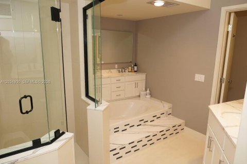 Copropriété à louer à Key Biscayne, Floride: 2 chambres, 133.31 m2 № 2084790 - photo 6